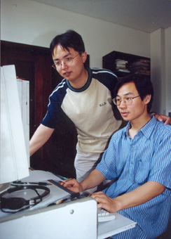 莘莘学子。